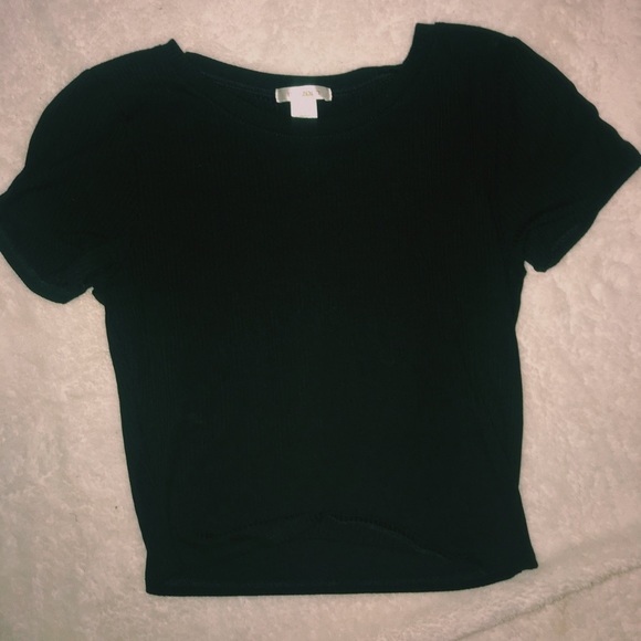 Black short sleeve cropped top - Picture 1 of 2
